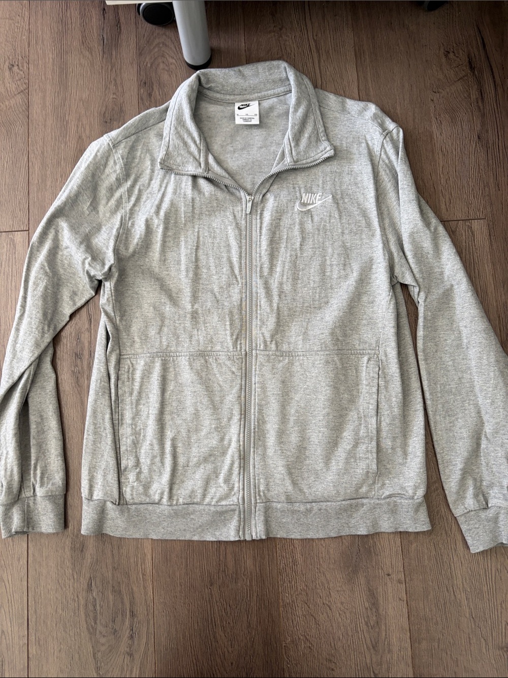 Nike Boy’s Heather Gray Thin Zip-Up Jacket. Boy’s Size XL